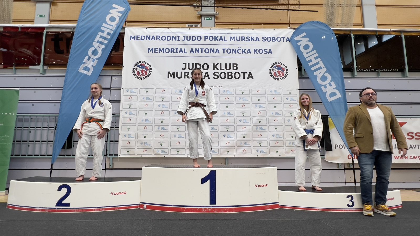 JUDO KLUB ZRINSKI Noel i Nika zlatni, Jakov brončani na turniru u Murskoj Soboti (2) JUDO KLUB ZRINSKI Noel i Nika zlatni, Jakov brončani na turniru u Murskoj Soboti (2)