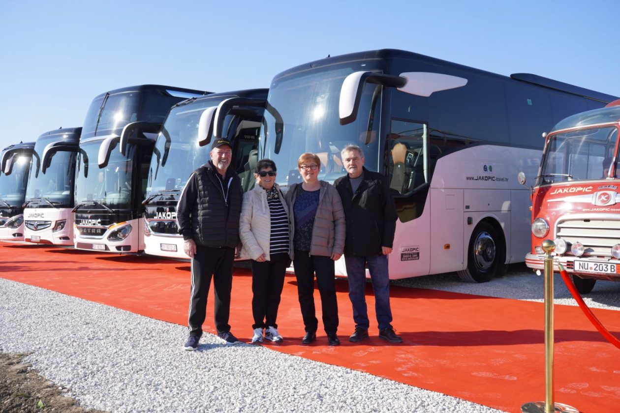 Jakopić Travel promocija vozni park (43) Jakopić Travel promocija vozni park (43)