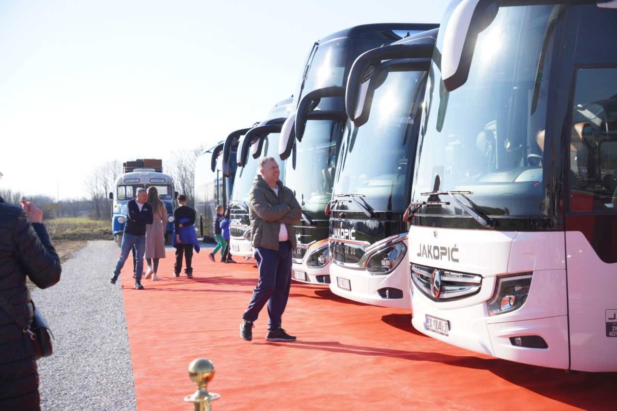 Jakopić Travel promocija vozni park (92) Jakopić Travel promocija vozni park (92)