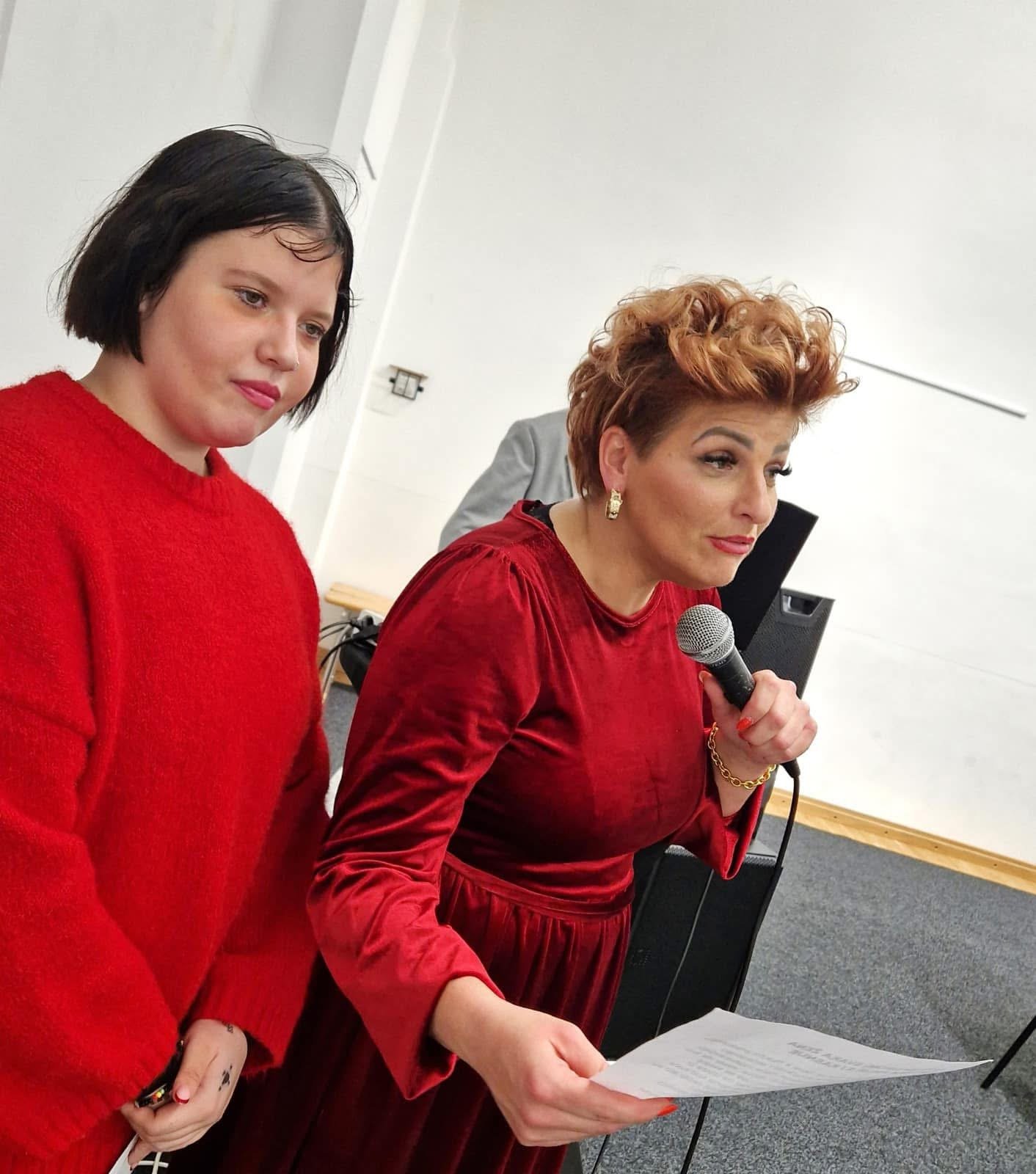 Jelena (23) Jelena (23)