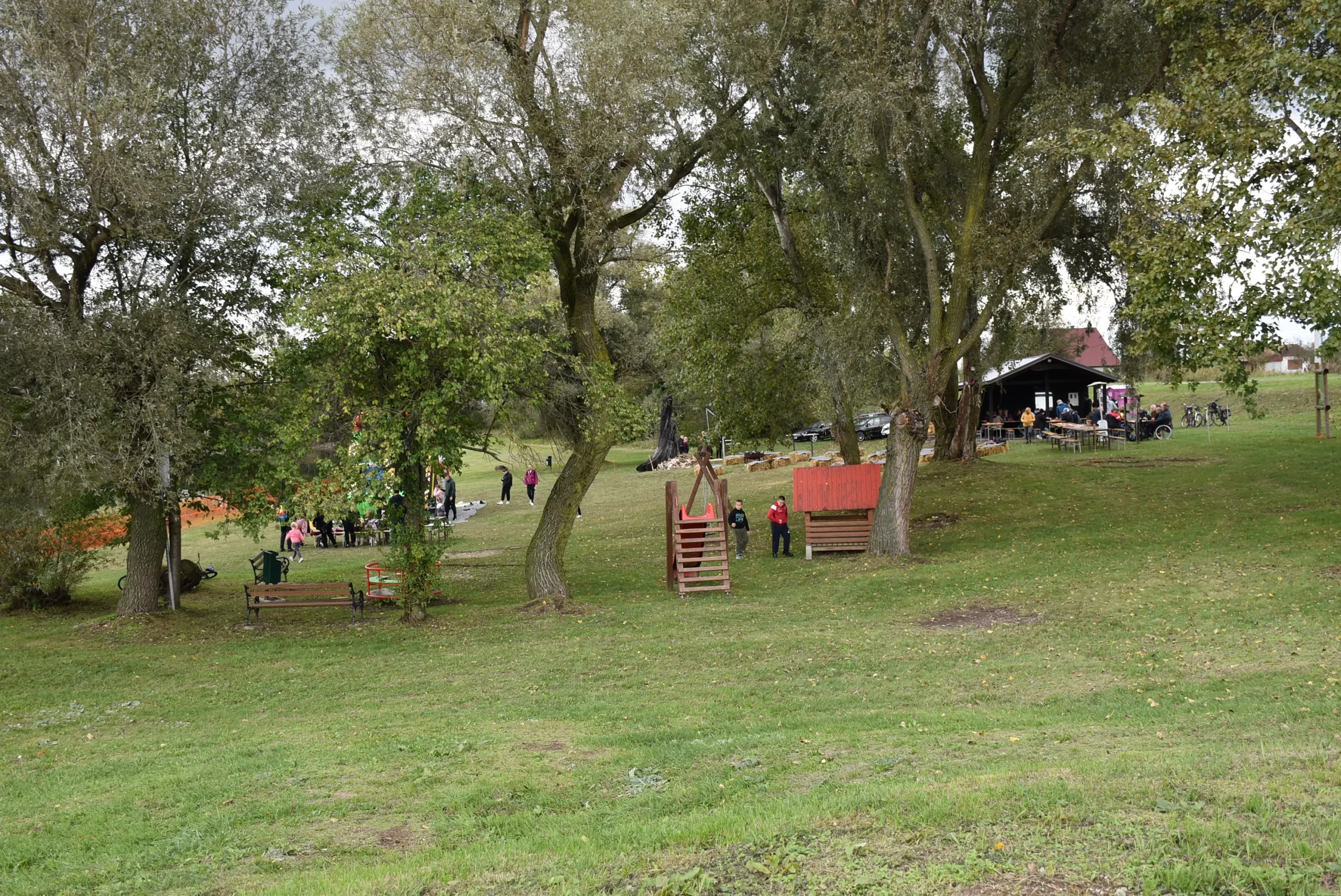 Jesenska kestenijada u Podbrestu 2024 (2) Jesenska kestenijada u Podbrestu 2024 (2)