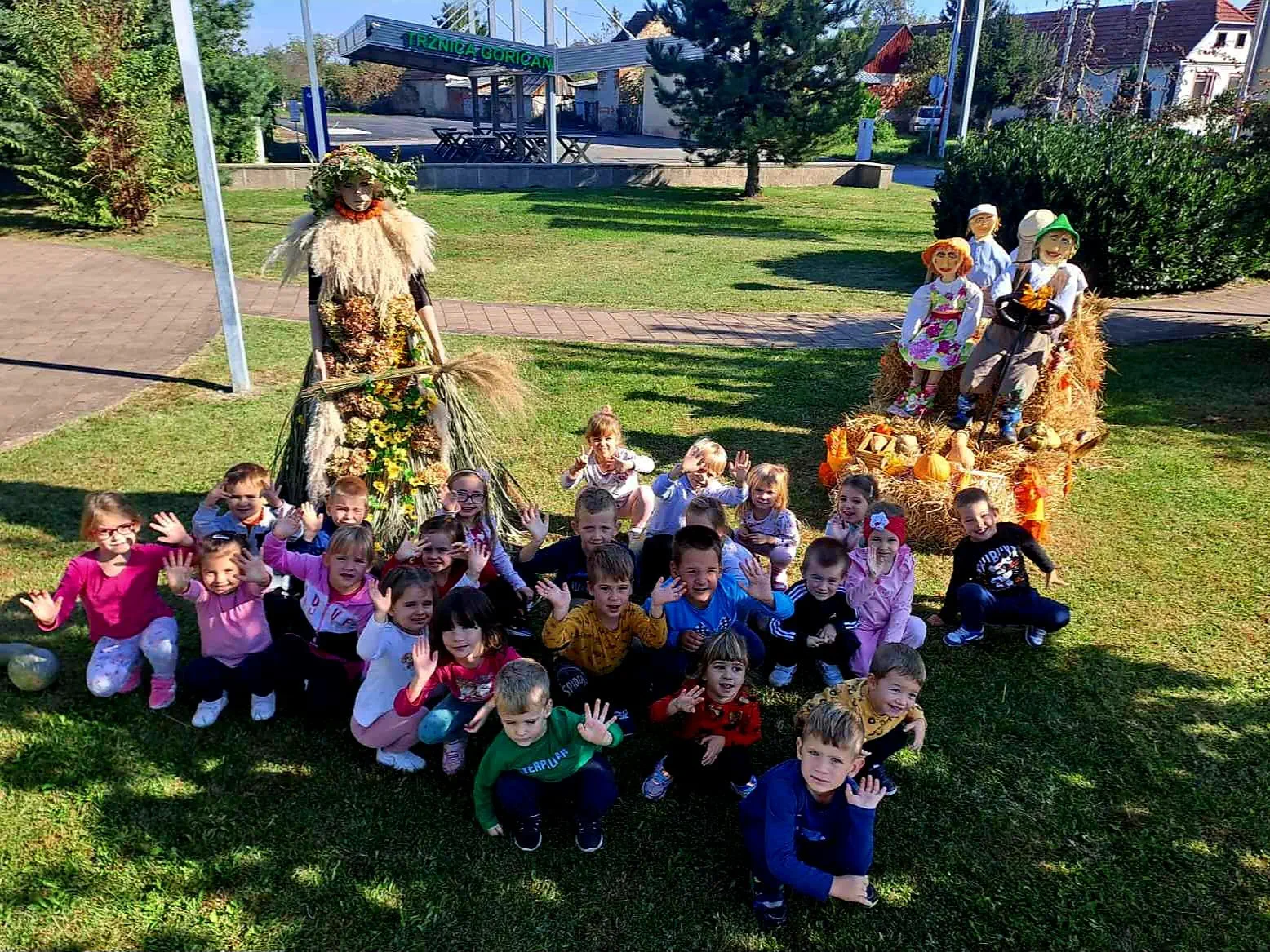 Jesenske dekoracije u Goričanu 2024 (6) Jesenske dekoracije u Goričanu 2024 (6)