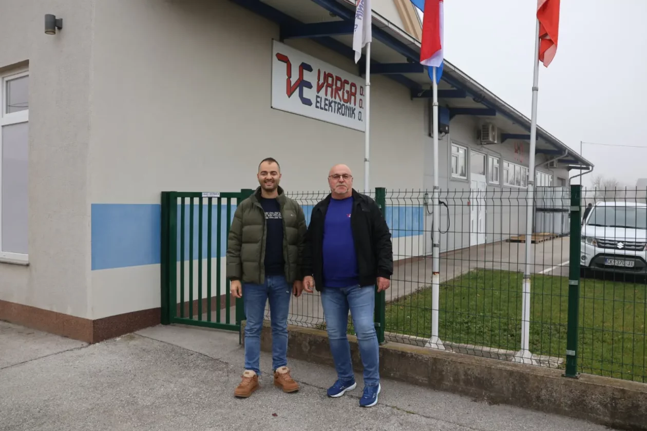 Josip Glasnović Varga elektronik Draškovec promo (32) Josip Glasnović Varga elektronik Draškovec promo (32)