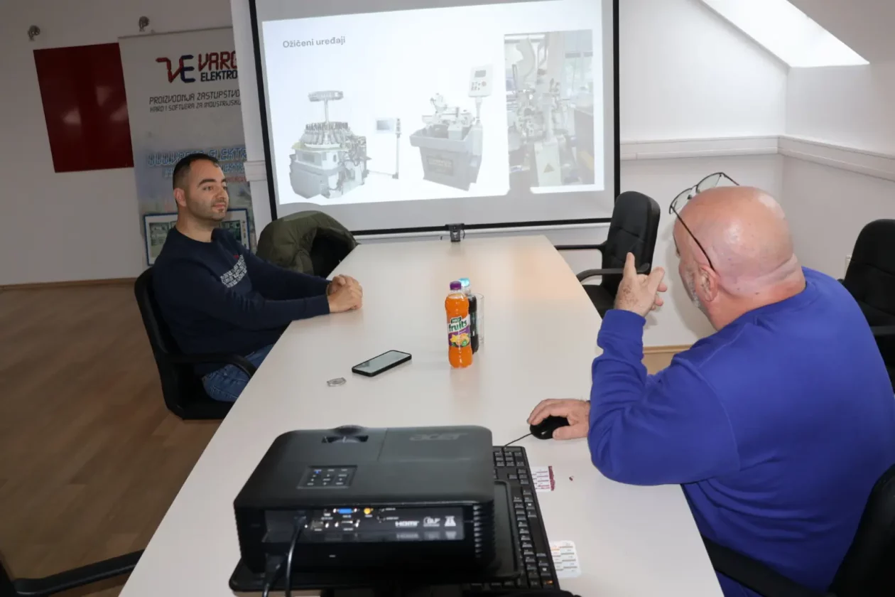 Josip Glasnović Varga elektronik Draškovec promo (4) Josip Glasnović Varga elektronik Draškovec promo (4)