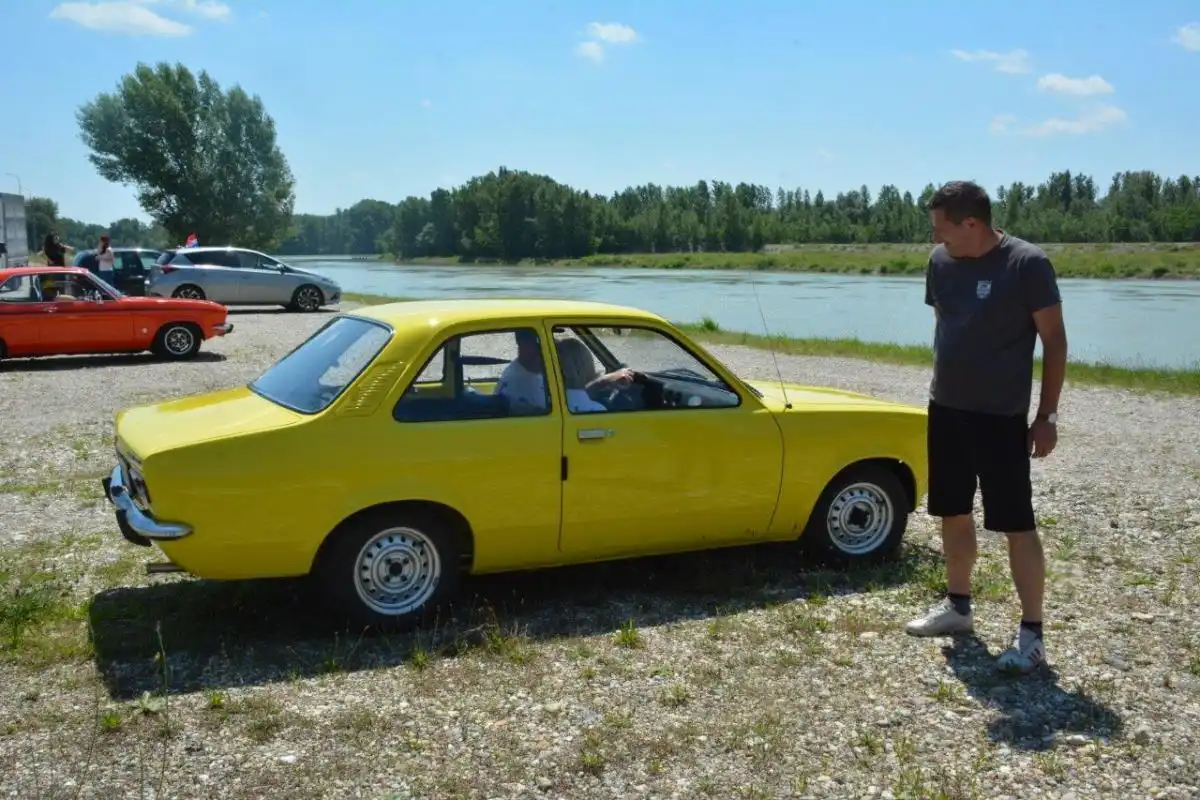 KADETT (43) KADETT (43)