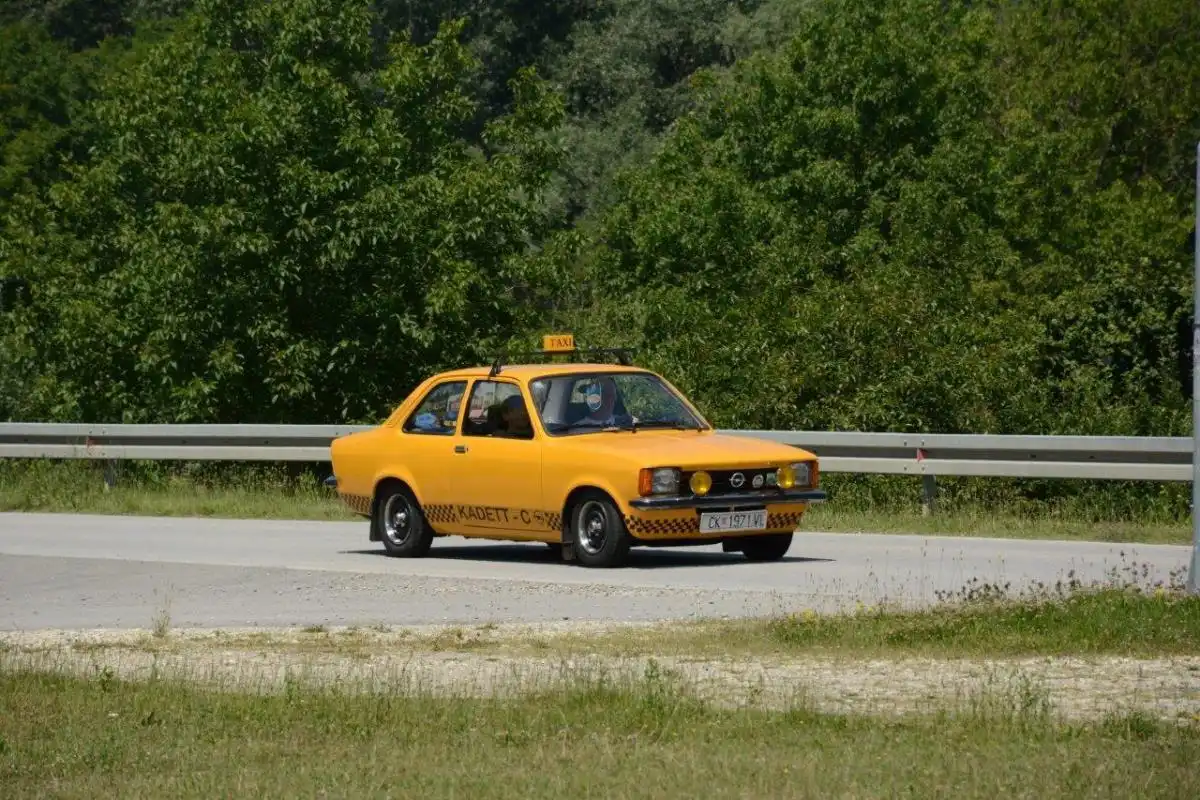 KADETT (44) KADETT (44)