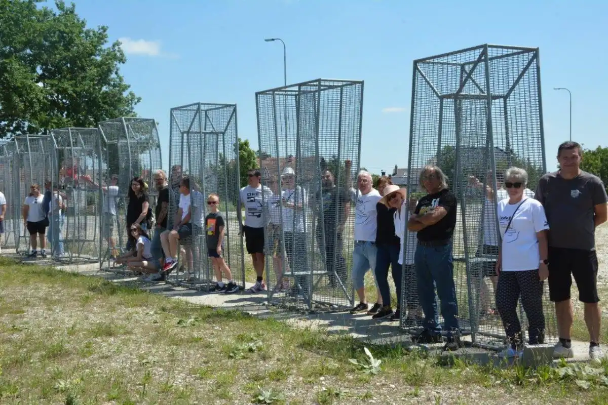 KADETT (46) KADETT (46)