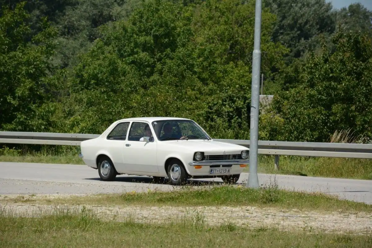 KADETT (53) KADETT (53)