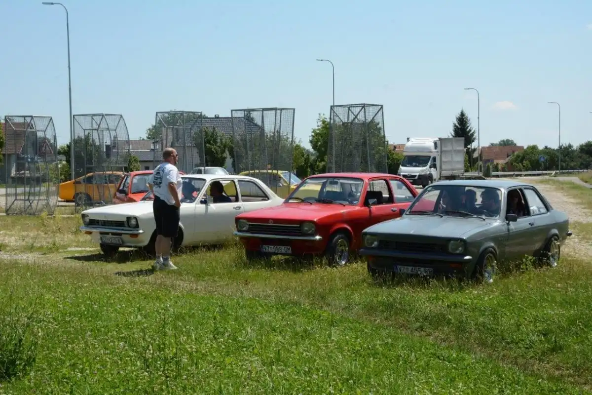 KADETT (55) KADETT (55)