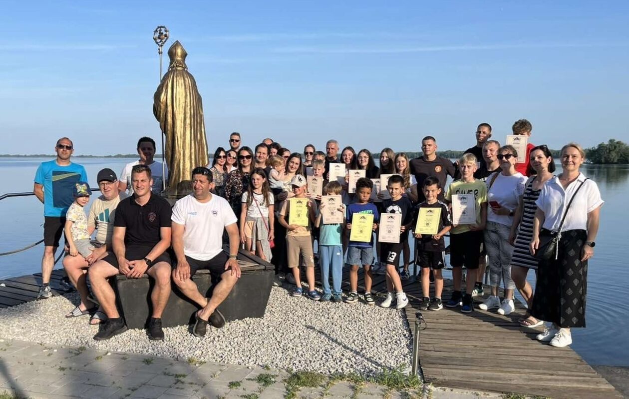 KARATISTI NA DRAVI Mihovilci sezonu zaključili uz vožnju čamcem (1)