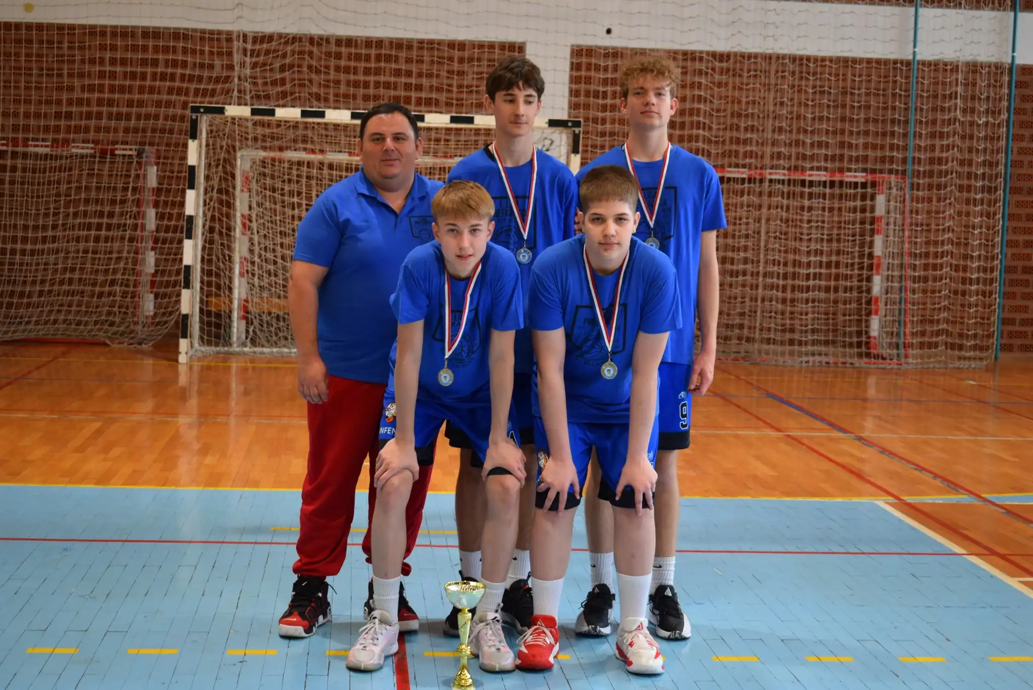 KK Međimurje U15 All star – trener Novak, Strbad, Mikec, Rušnjak i Toplek KK Međimurje U15 All star – trener Novak, Strbad, Mikec, Rušnjak i Toplek