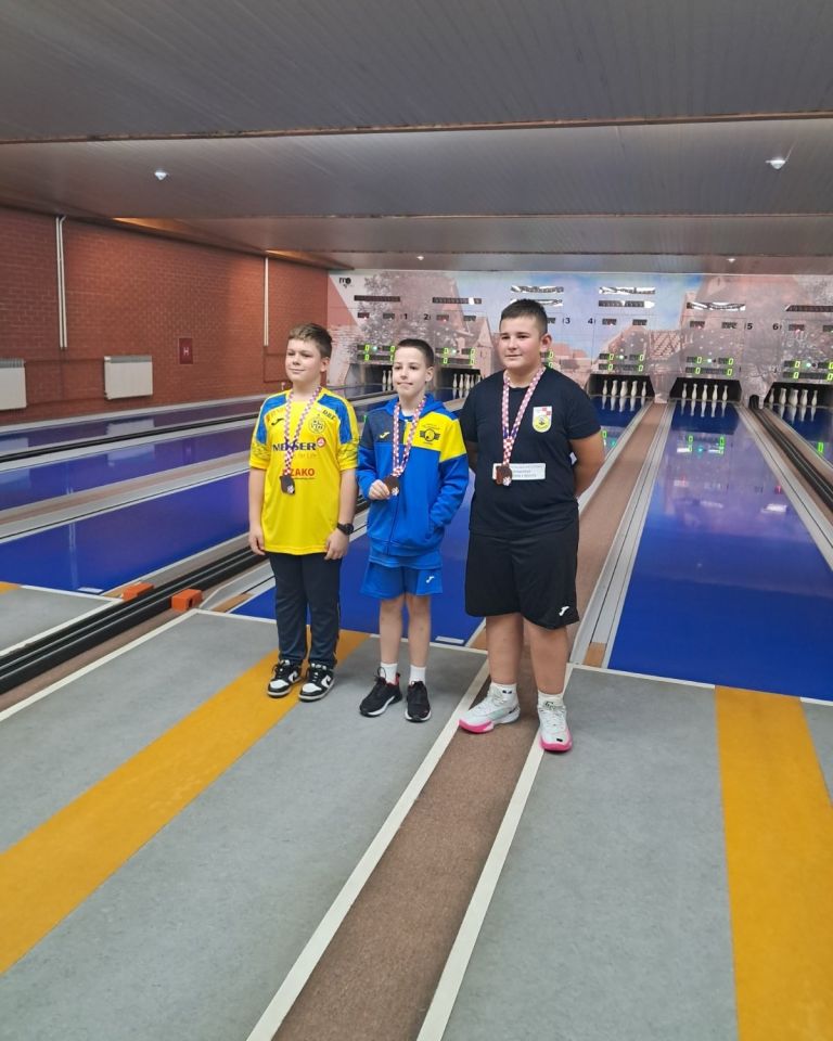 KK Željezničar mladi kuglači (2)