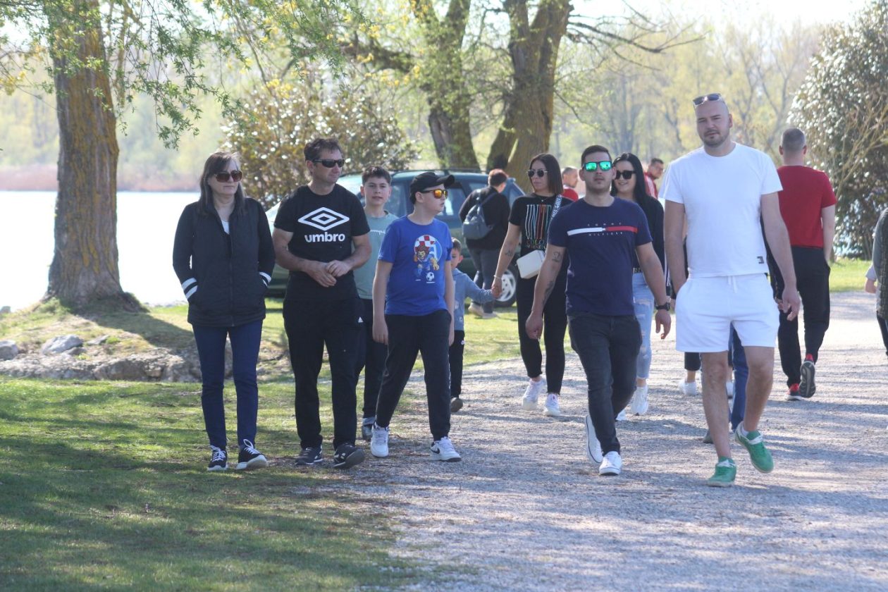 KLIKOM PO MARINI Uskrs na Dravi privukao brojne građane, šetače i rekreativce (31)