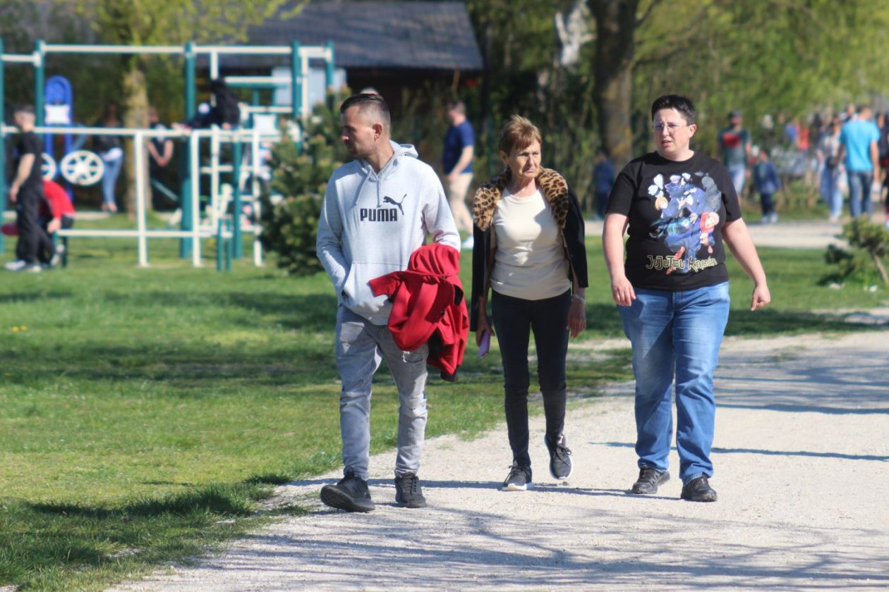 KLIKOM PO MARINI Uskrs na Dravi privukao brojne građane, šetače i rekreativce (37)