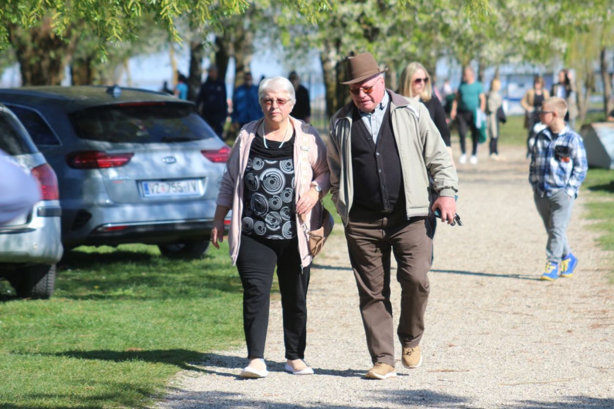 KLIKOM PO MARINI Uskrs na Dravi privukao brojne građane, šetače i rekreativce (5)