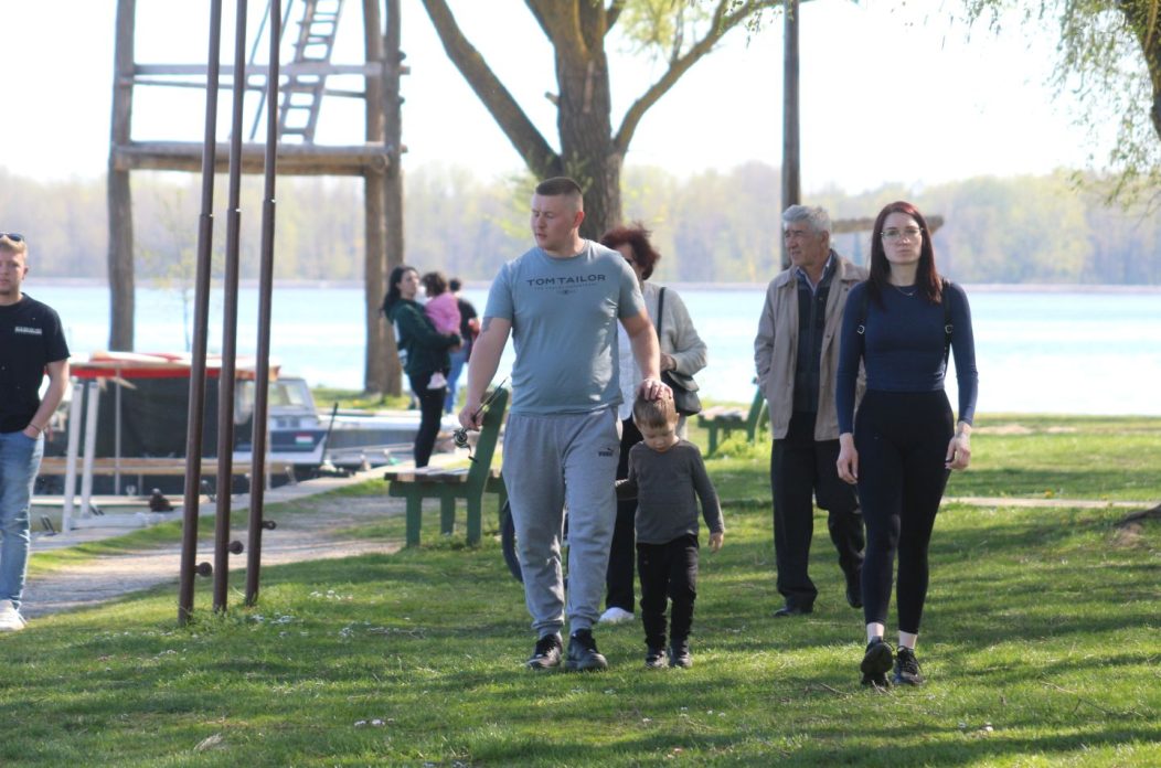 KLIKOM PO MARINI Uskrs na Dravi privukao brojne građane, šetače i rekreativce (56) KLIKOM PO MARINI Uskrs na Dravi privukao brojne građane, šetače i rekreativce (56)