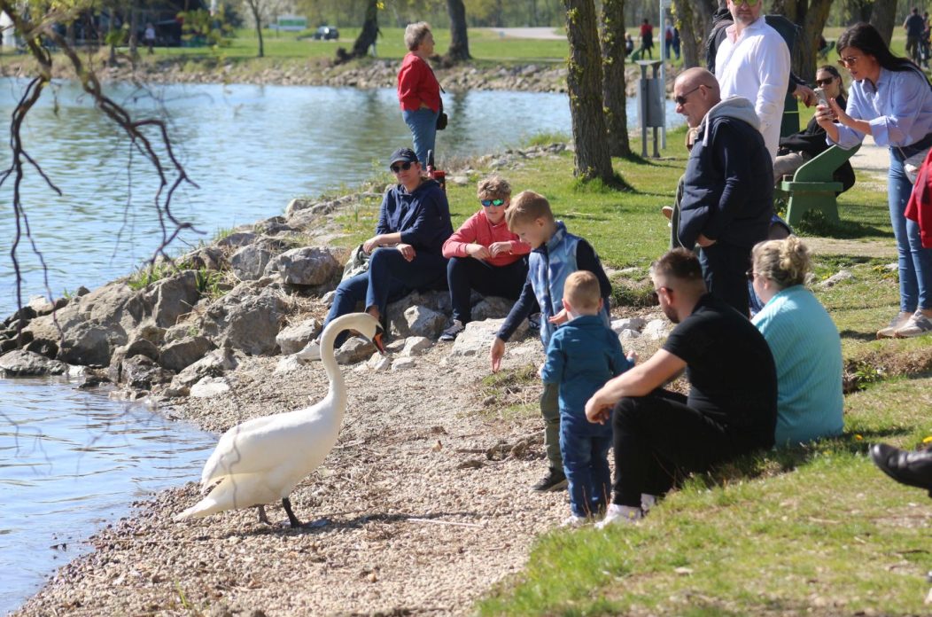 KLIKOM PO MARINI Uskrs na Dravi privukao brojne građane, šetače i rekreativce (61)