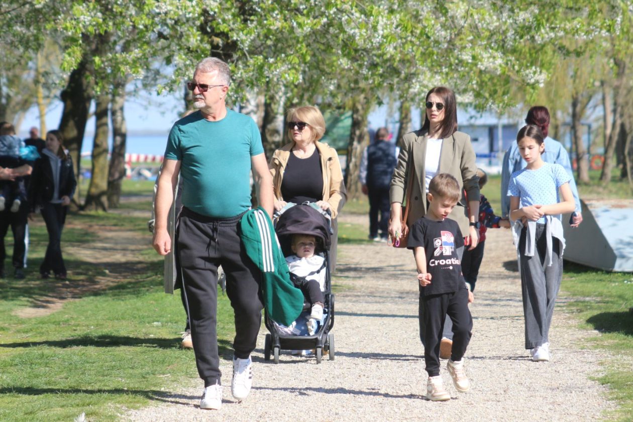 KLIKOM PO MARINI Uskrs na Dravi privukao brojne građane, šetače i rekreativce (8)