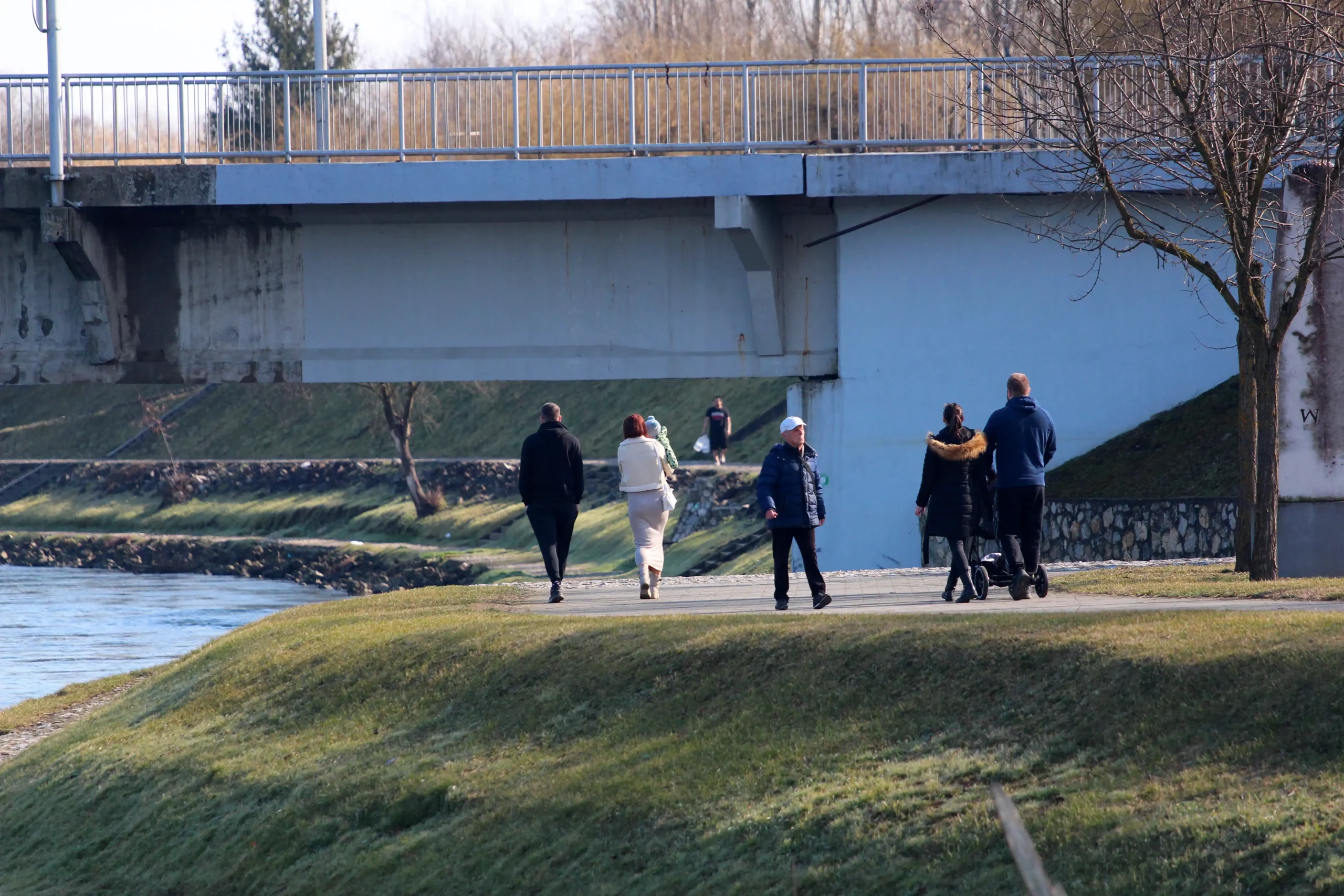 KLIKOM UZ MURU (3) KLIKOM UZ MURU (3)