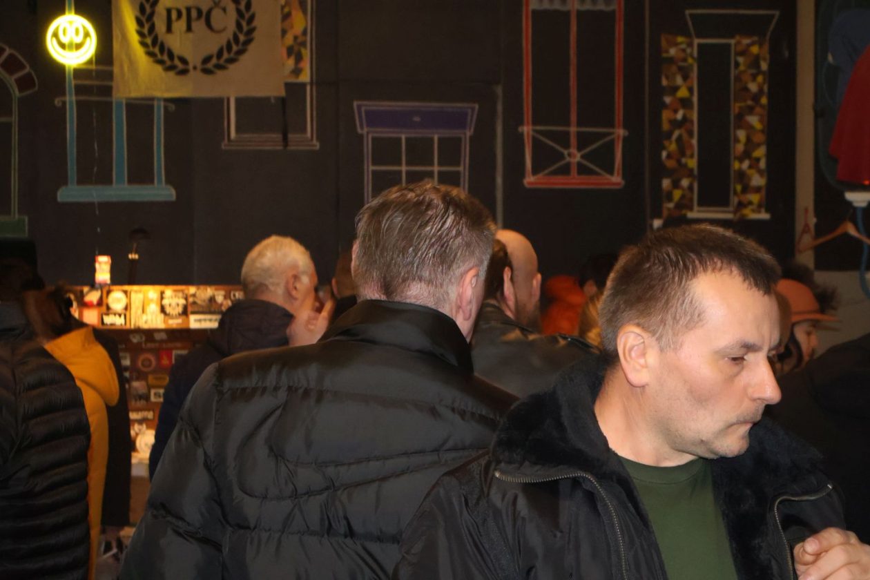 KLUB PROSTOR Blagdanski ugođaj i vinil glazba na jubilarnoj dvadesetoj izložbi ploča (7)