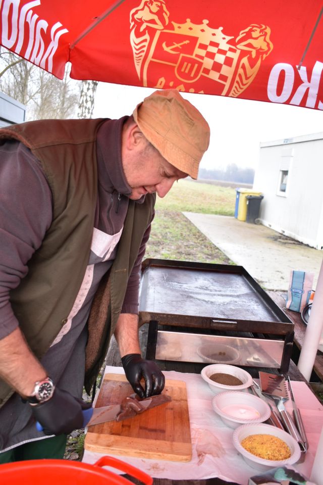 KOLINJE U ČUKOVCU U tijeku je druženje uz stare običaje i autentična jela (11)