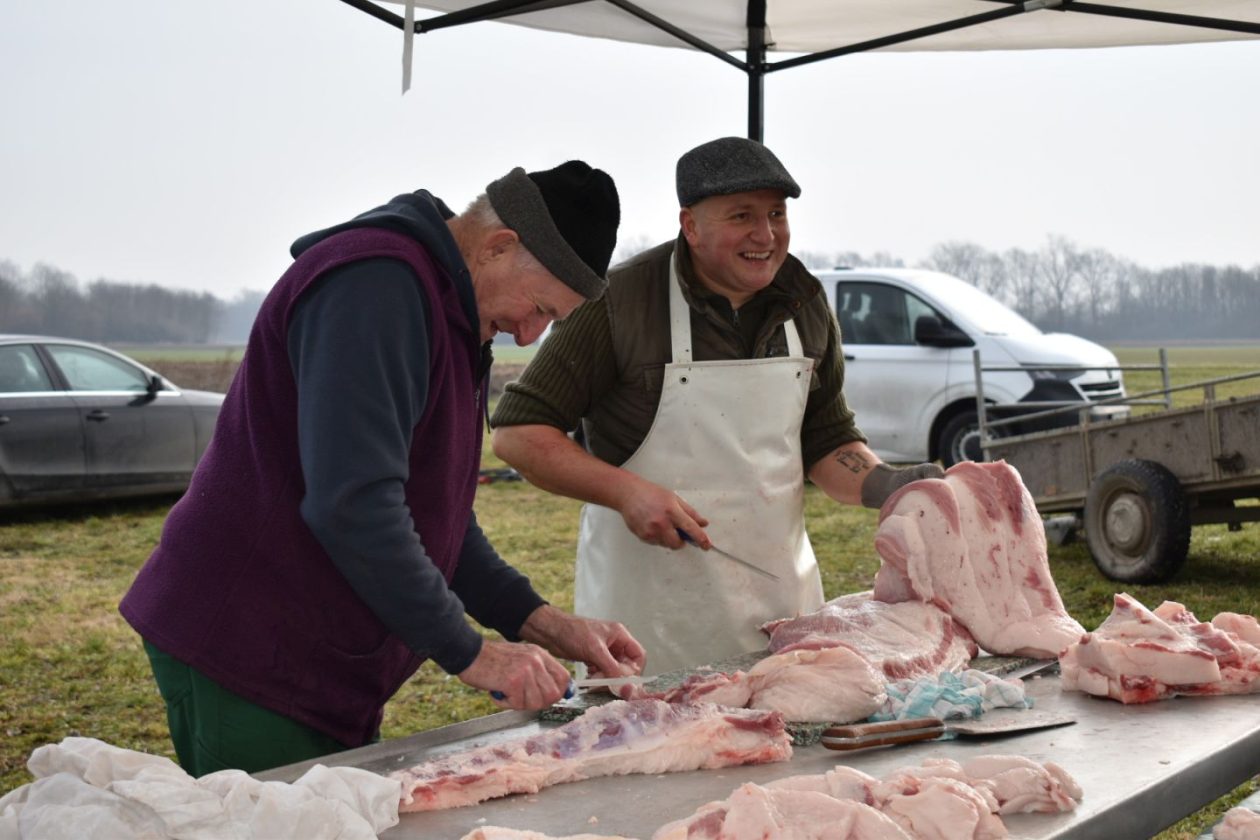 KOLINJE U ČUKOVCU U tijeku je druženje uz stare običaje i autentična jela (15)