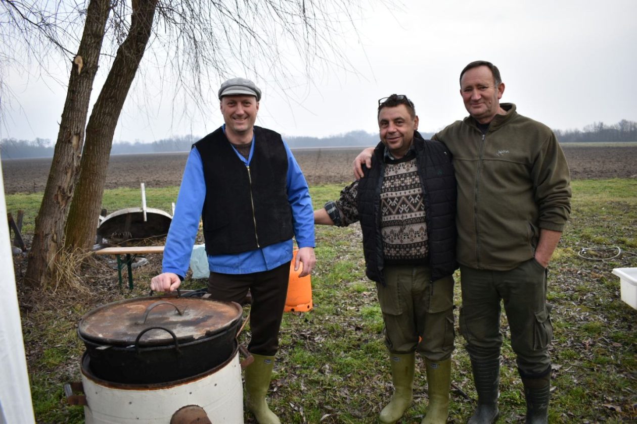 KOLINJE U ČUKOVCU U tijeku je druženje uz stare običaje i autentična jela (8)