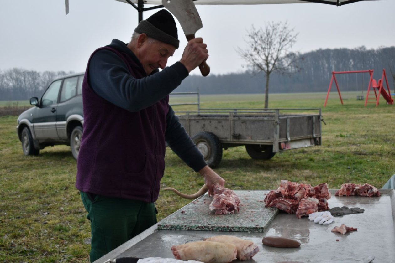 KOLINJE U ČUKOVCU U tijeku je druženje uz stare običaje i autentična jela (9)