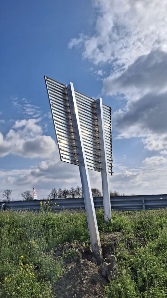 KOLNIK U OPASNOSTI Znak na rotoru kod Cirkovljana njiše se i prijeti padom (5)