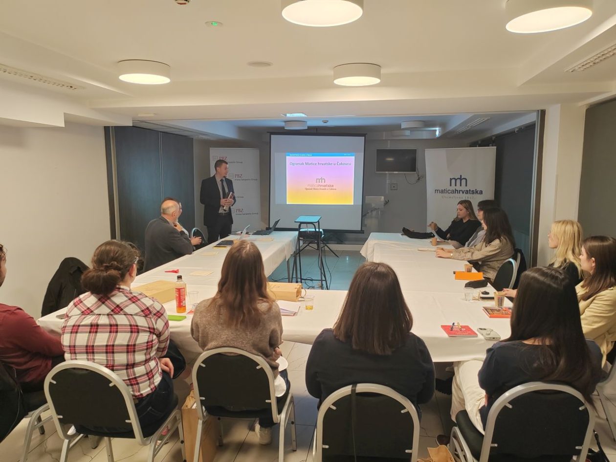 KOMUNIKOLOŠKA ŠKOLA Studentima predstavljen rad Ogranka Matice hrvatske u Čakovcu (1)