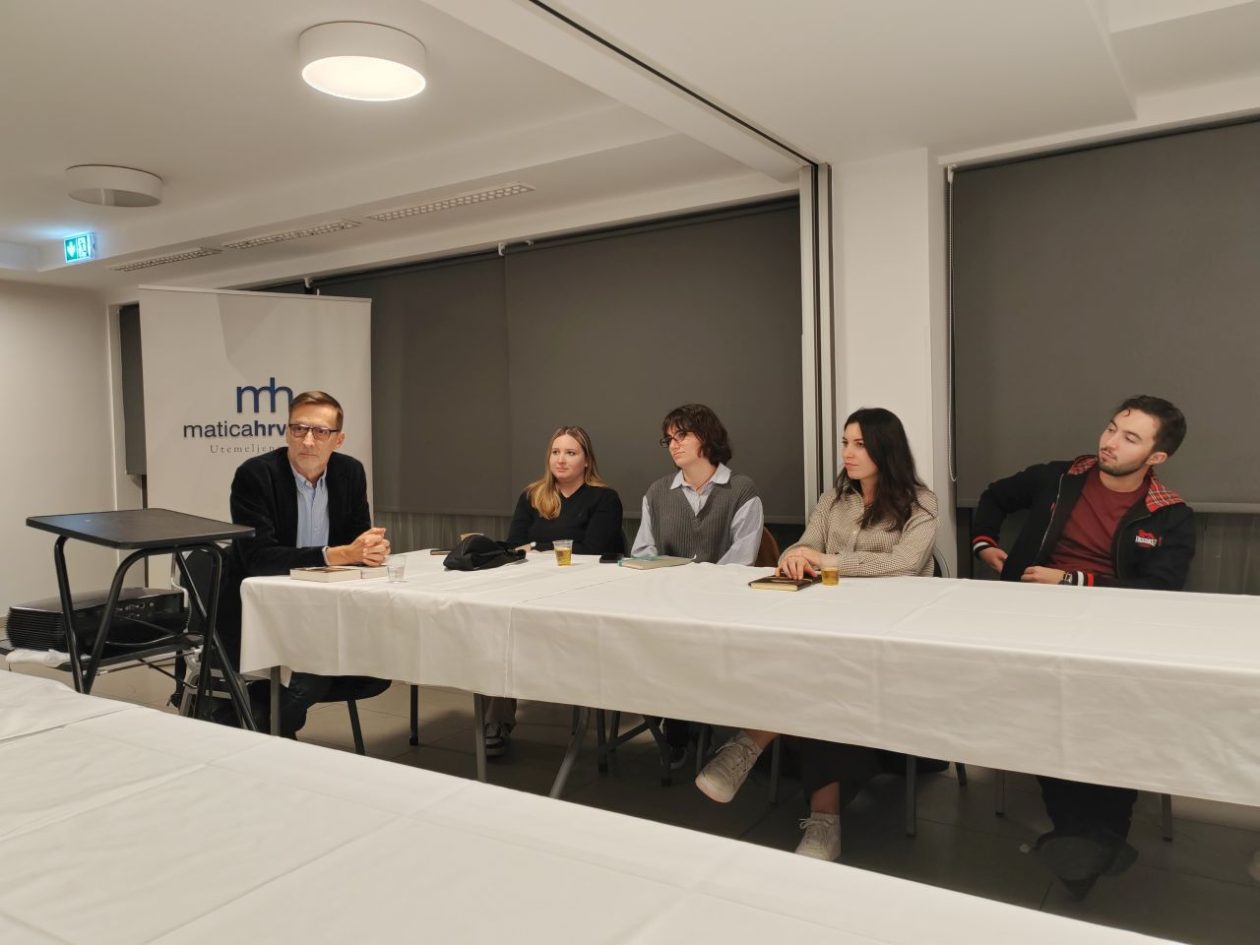 KOMUNIKOLOŠKA ŠKOLA Studentima predstavljen rad Ogranka Matice hrvatske u Čakovcu (5)