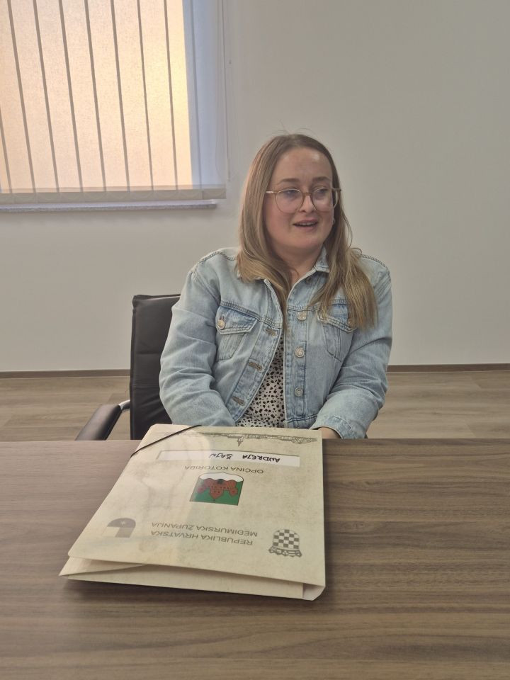 KOTORIBA U općinskoj vijećnici potpisani ugovori o poticajima za kupnju i uređenje nekretnina (9)