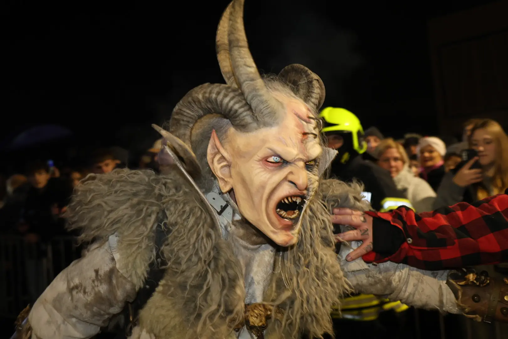 KRAMPUSLAUF SVETI MARTIN (19) KRAMPUSLAUF SVETI MARTIN (19)