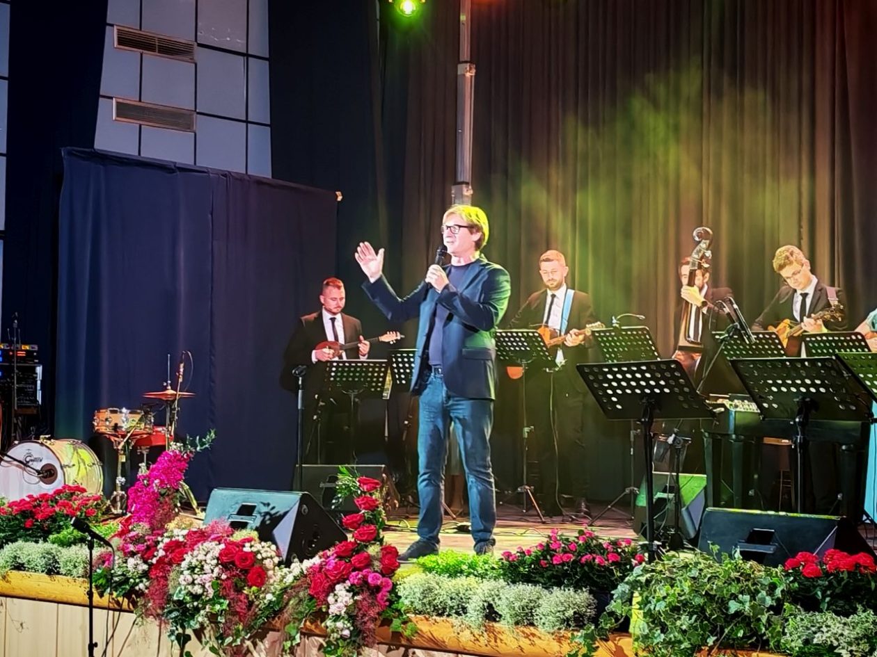KRE MURE I DROVE Kajkavska glazba ispunila Dom kulture u Prelogu (15)