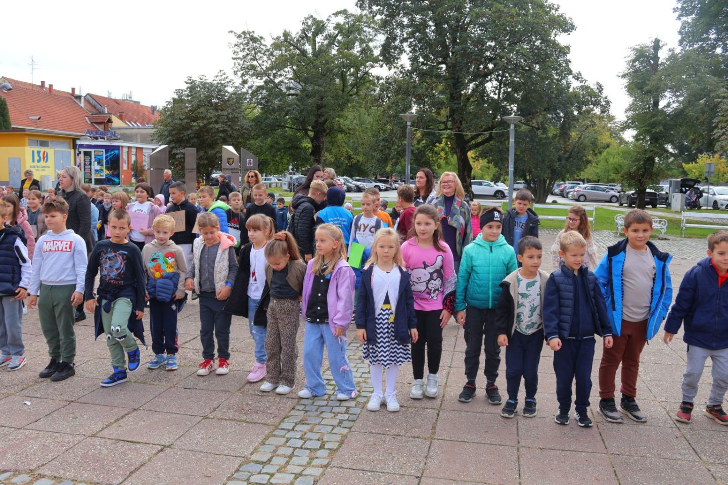 KRUG MIRA Djeca vrtića i škola ispunila središnji trg pjesmom i osmijehom (16)