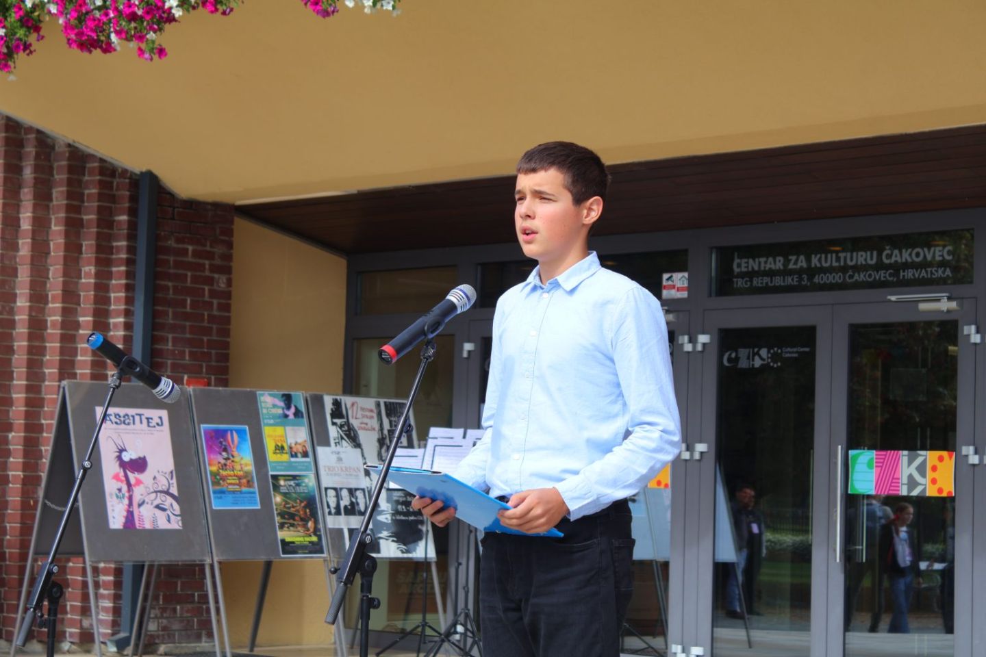 KRUG MIRA Djeca vrtića i škola ispunila središnji trg pjesmom i osmijehom (3)