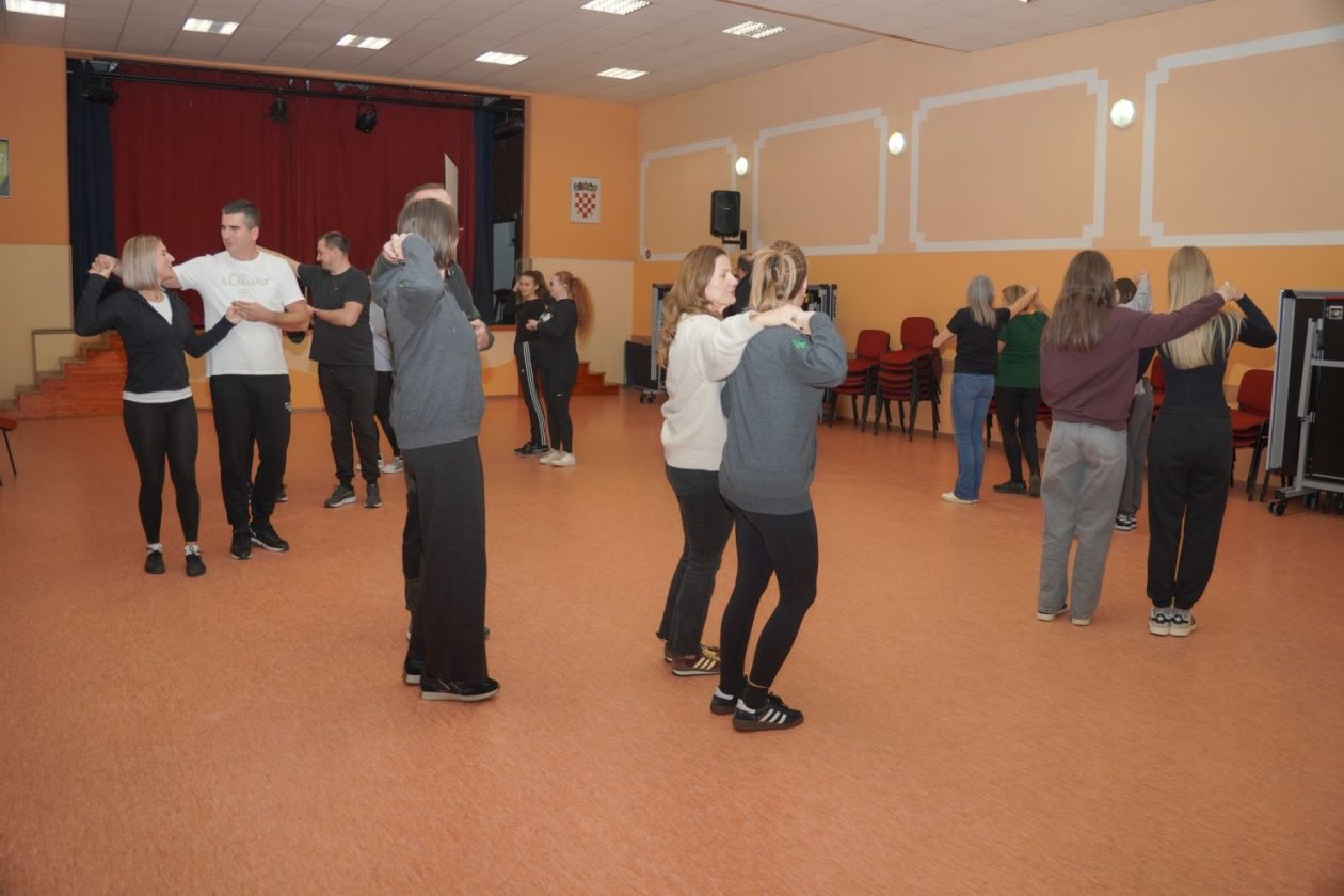 KUD Belica folkloraši (37)