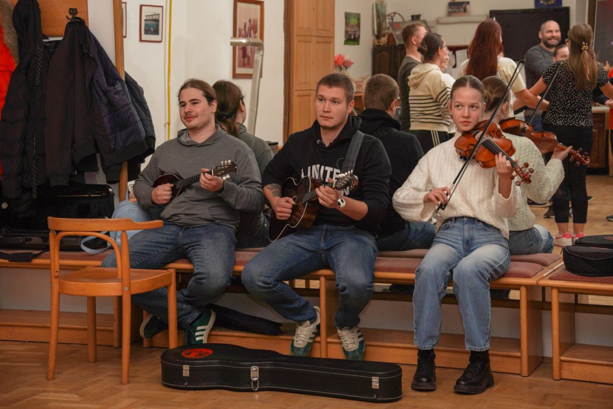 KUD Donja Dubrava folkloraši (14)