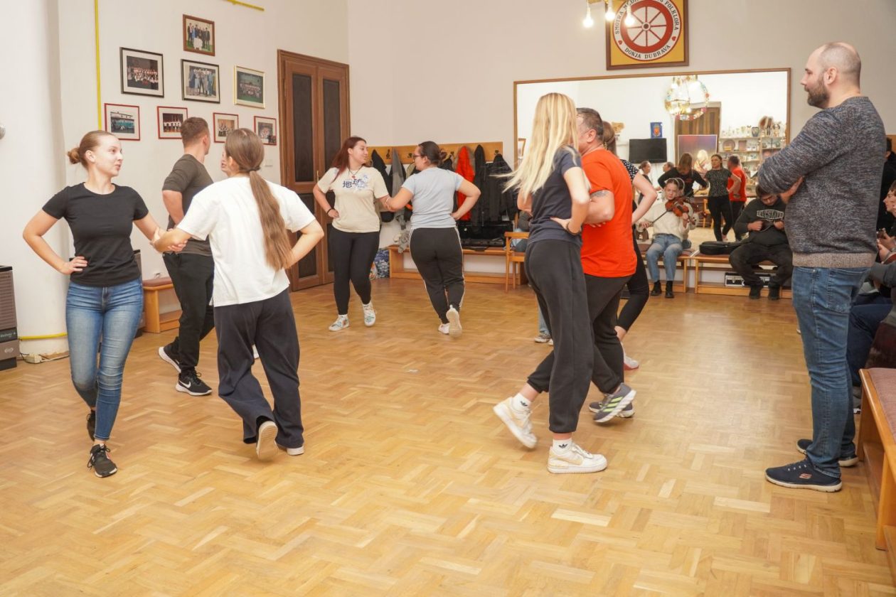 KUD Donja Dubrava folkloraši (16)