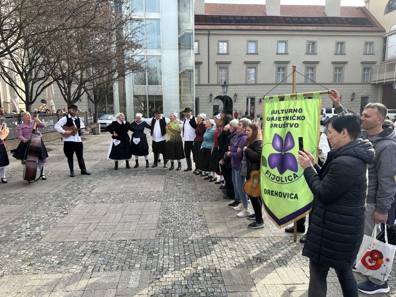 KUD Fijolica Orehovica Prag (12)