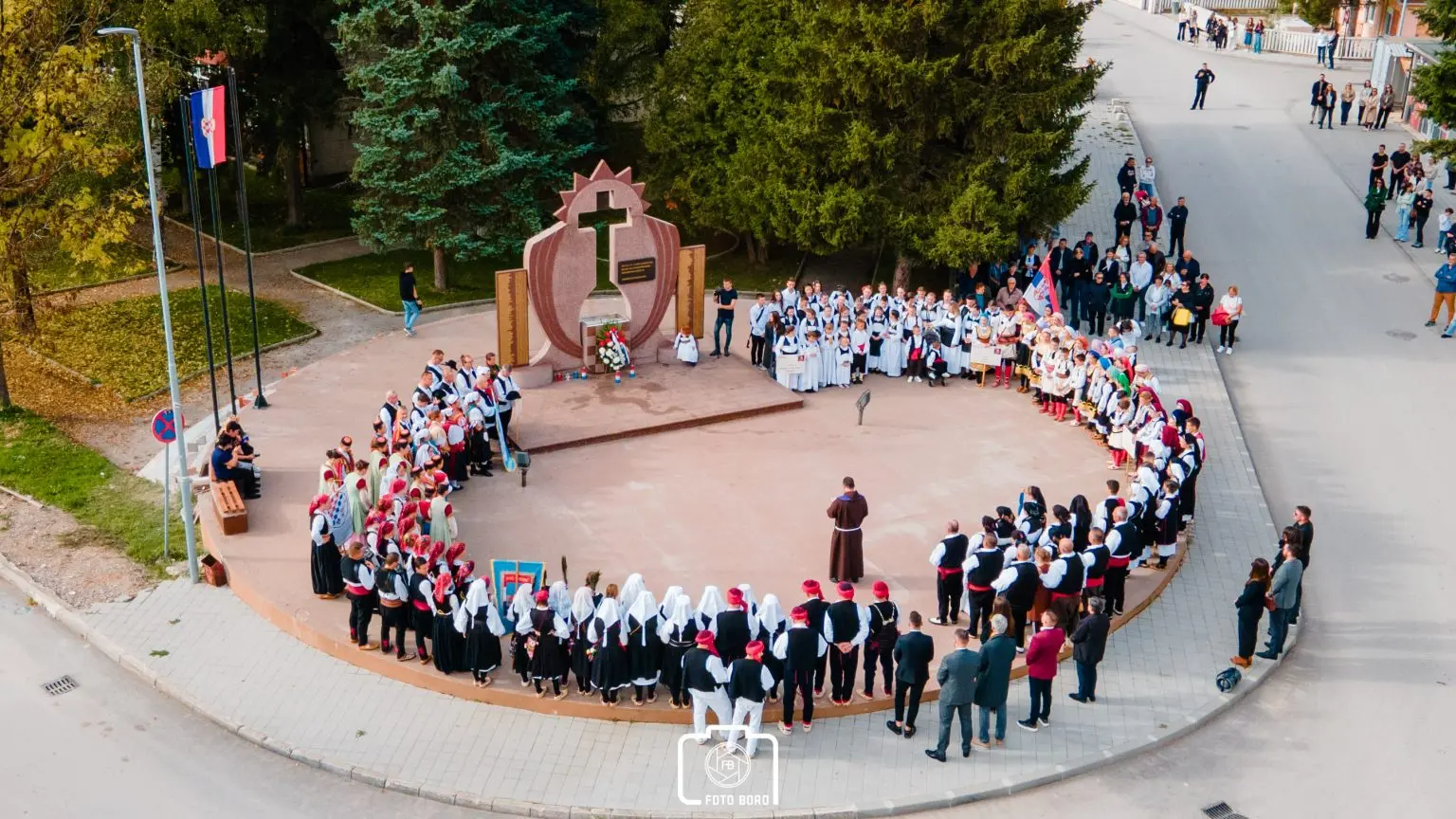 KUD Mihovljan u najboljem svjetlu predstavio Međimurje na Međunarodnoj Smotri Folklora “Kroz Uskoplje s Pjesmom” (8) KUD Mihovljan u najboljem svjetlu predstavio Međimurje na Međunarodnoj Smotri Folklora “Kroz Uskoplje s Pjesmom” (8)