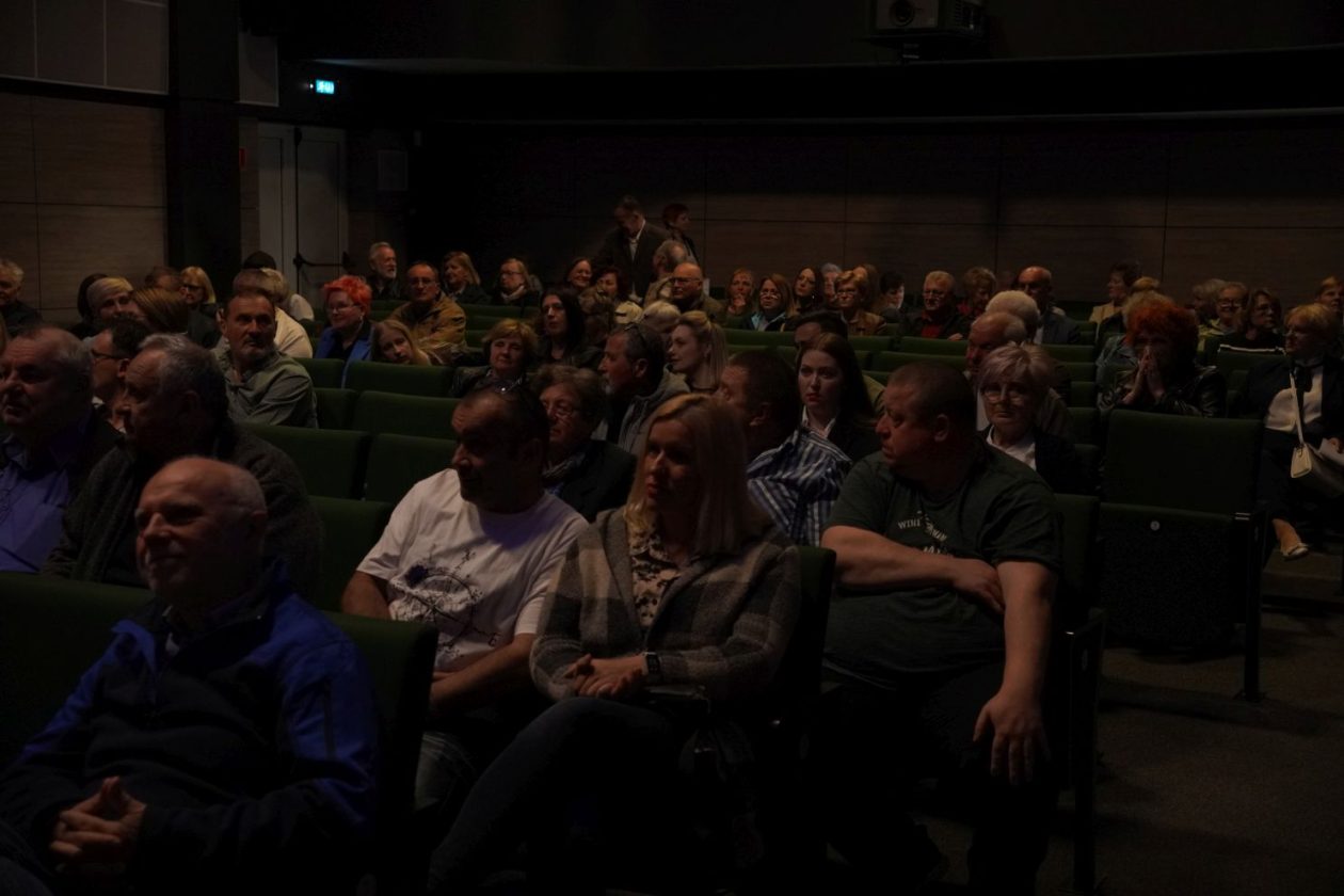 KUD Mura predstava Sommelier (16) KUD Mura predstava Sommelier (16)