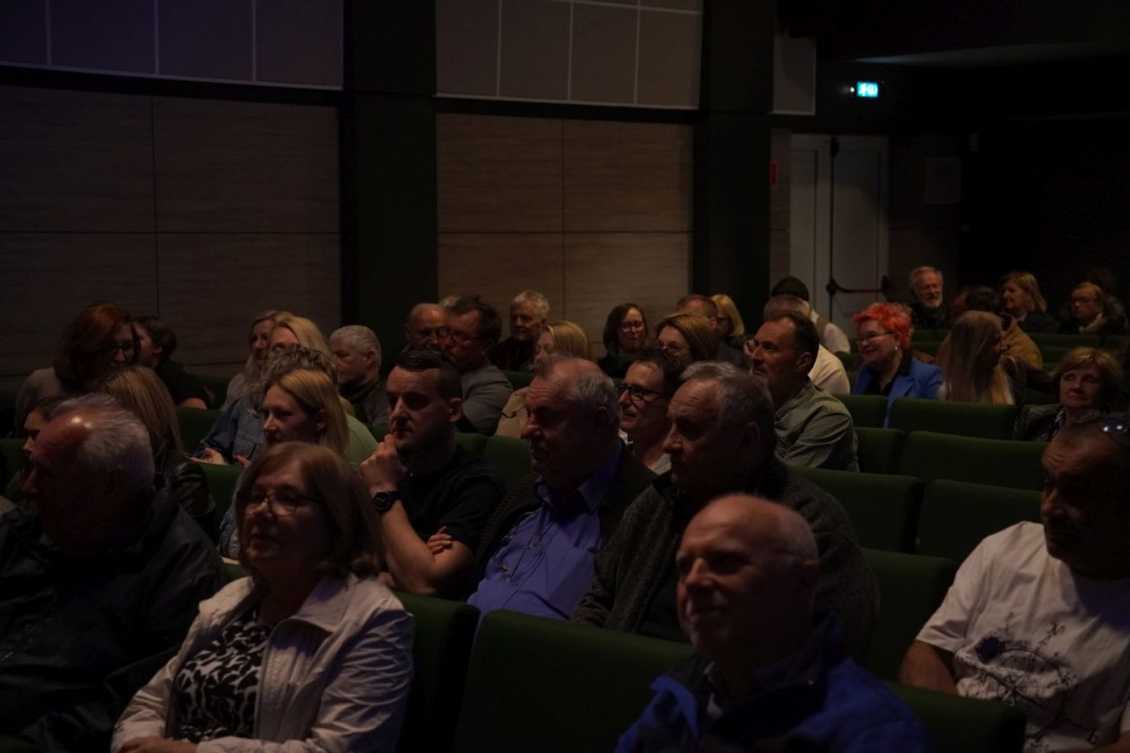 KUD Mura predstava Sommelier (17) KUD Mura predstava Sommelier (17)