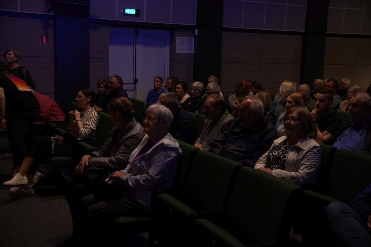 KUD Mura predstava Sommelier (18) KUD Mura predstava Sommelier (18)