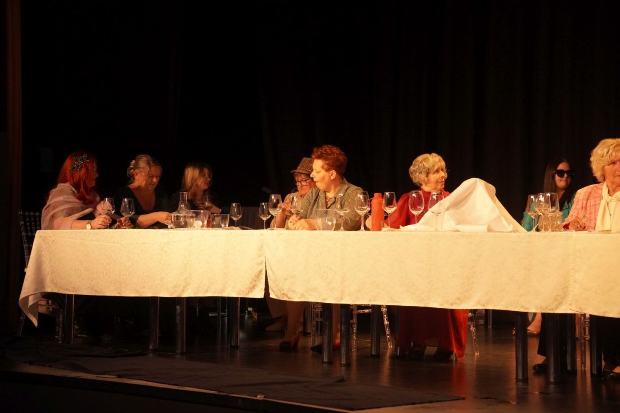 KUD Mura predstava Sommelier (29) KUD Mura predstava Sommelier (29)