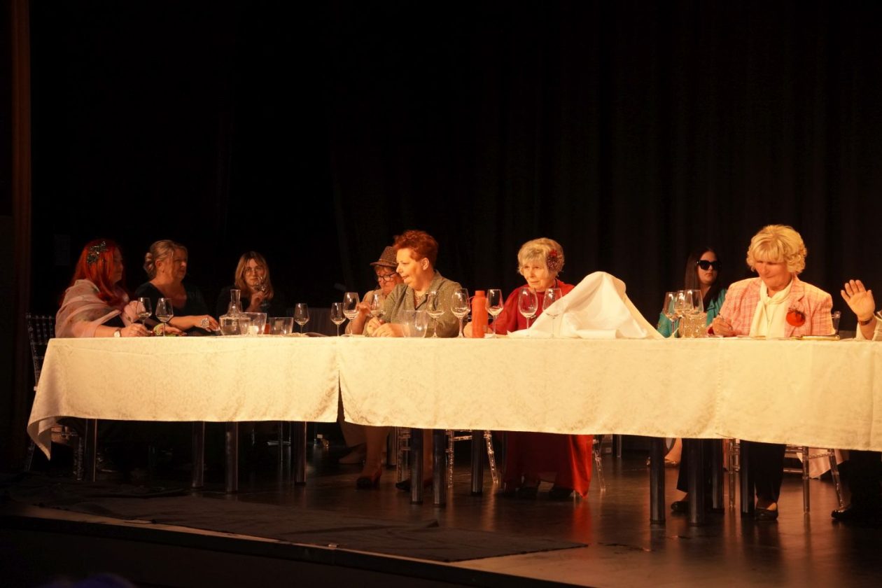 KUD Mura predstava Sommelier (30) KUD Mura predstava Sommelier (30)