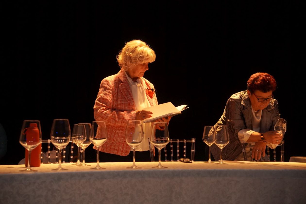 KUD Mura predstava Sommelier (6) KUD Mura predstava Sommelier (6)