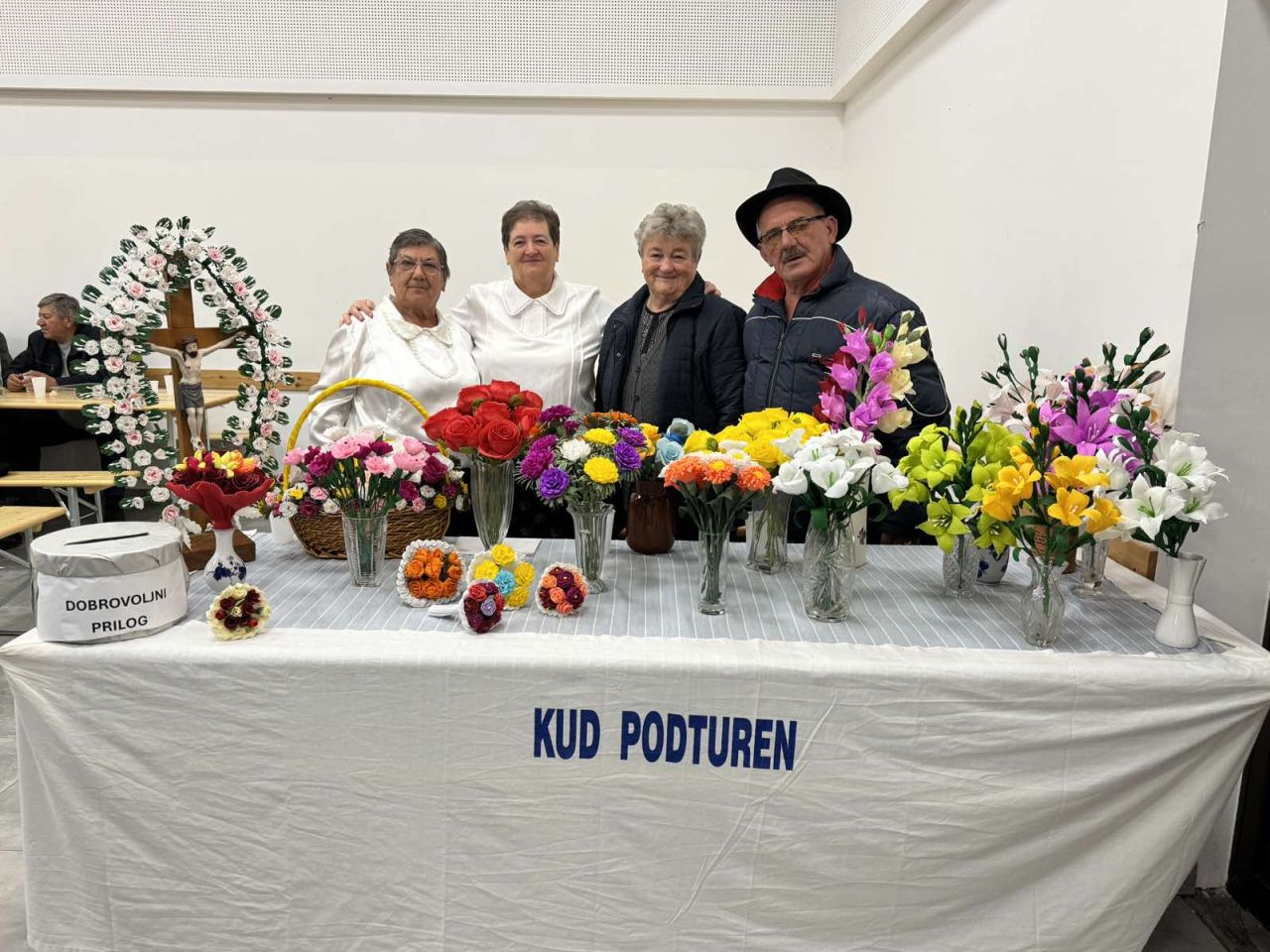 KUD PODTUREN Tradicija, pjesma i mošt priredba povodom Martinja ispunila Društveni dom (12)