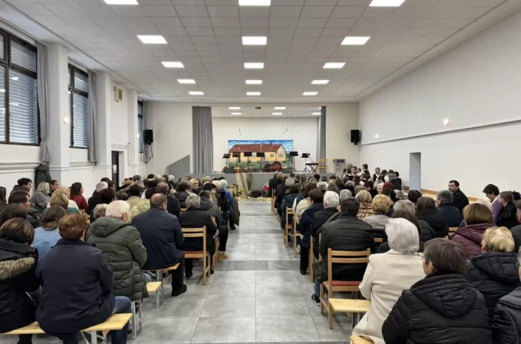 društveni dom podturen društveni dom podturen