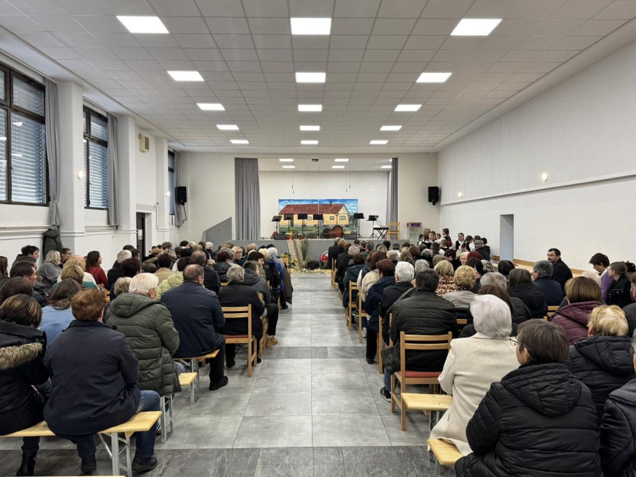 KUD PODTUREN Tradicija, pjesma i mošt priredba povodom Martinja ispunila Društveni dom (5)